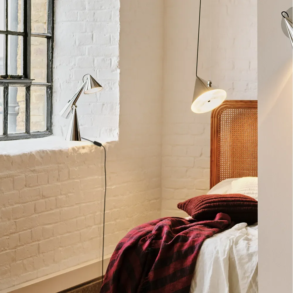 Pose Task Light LED Silver