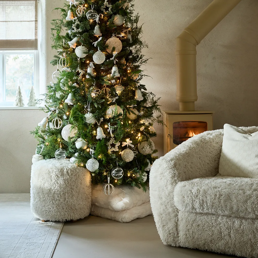 Footstool Bowery White Lion