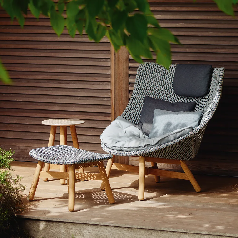 Mbrace wing chair teak AY5 teak 0205 pepper 0115