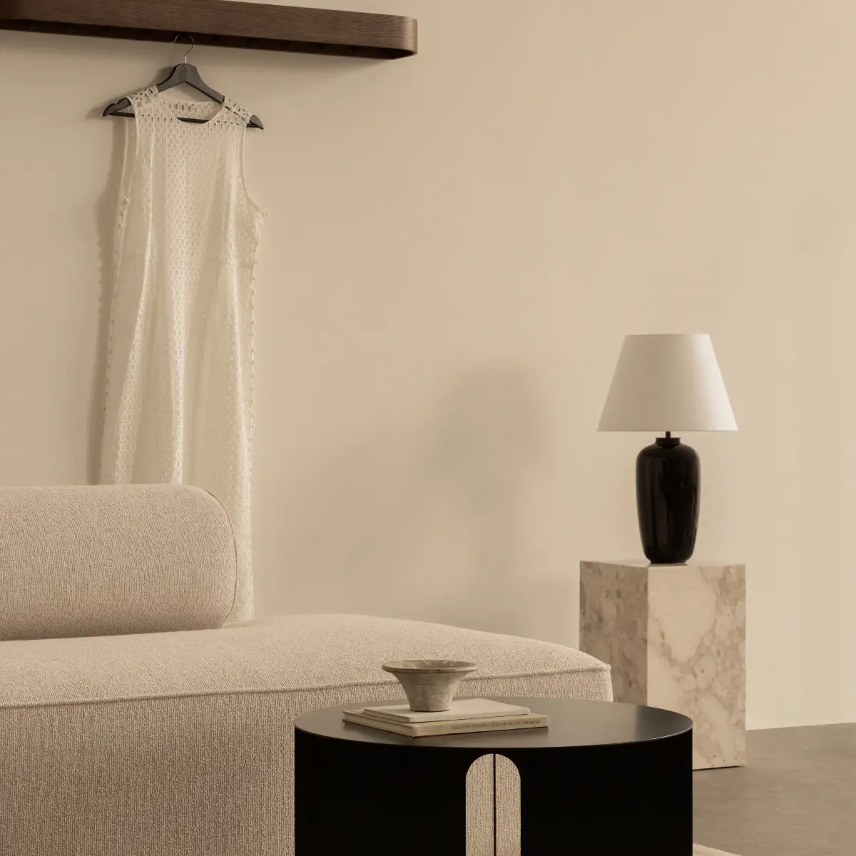 Torso Table Lamp Black -H57 cm