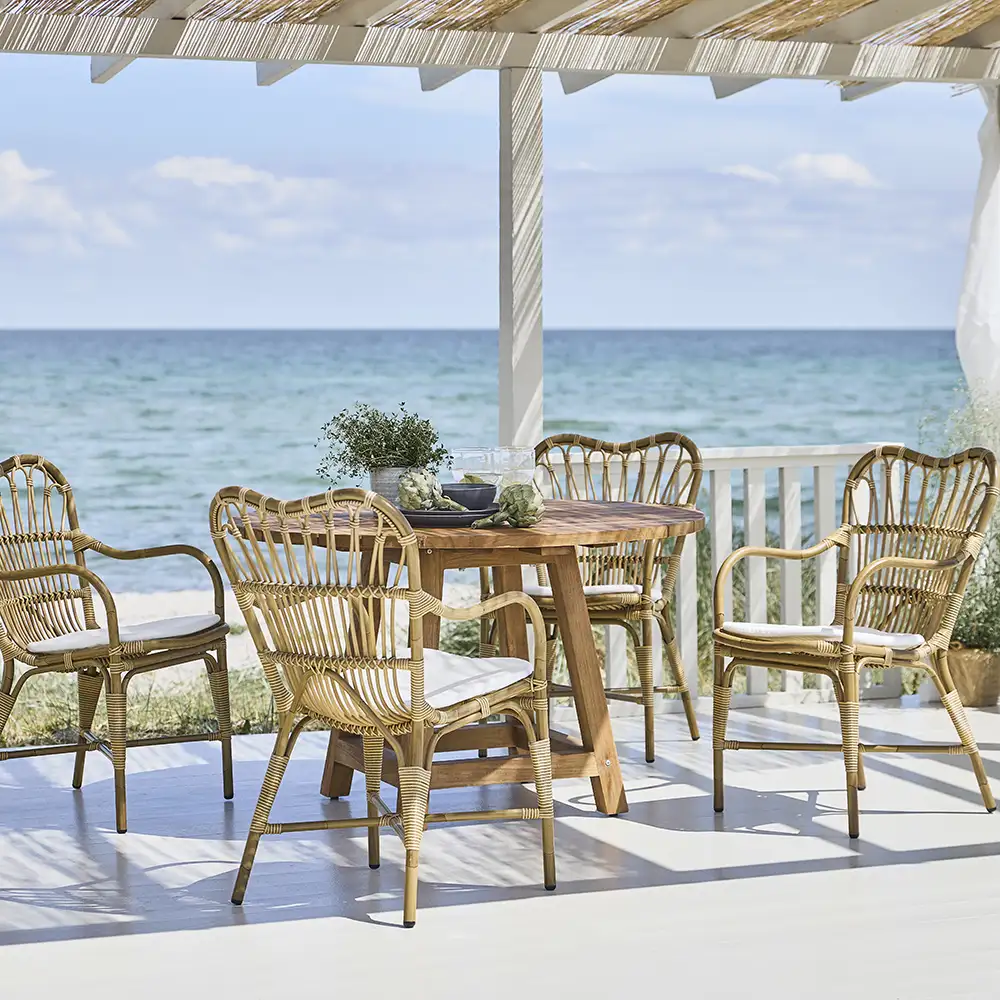 Margret armchair rattan antique