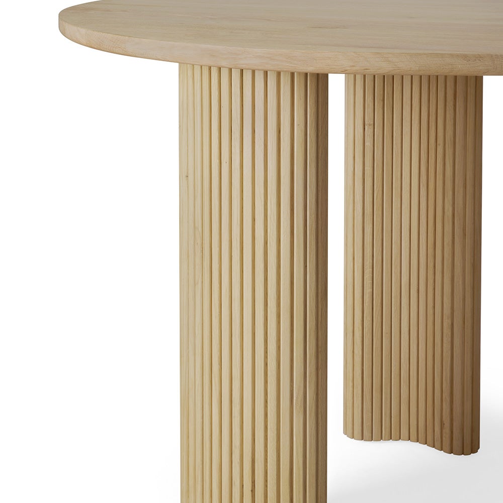 Boomerang Desk Lacquered Oak 160x83 cm