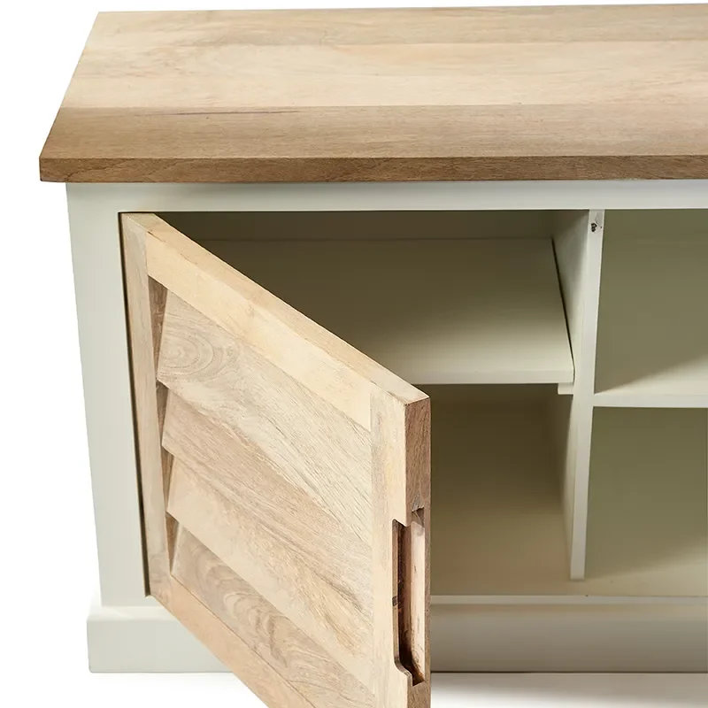 Pacifica media bench