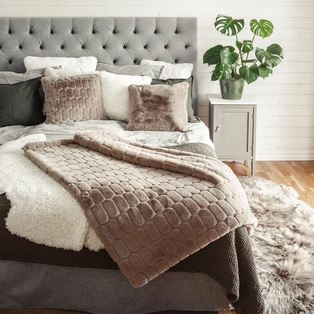 Fluffy Cushion Cover 45x45 cm Ivory