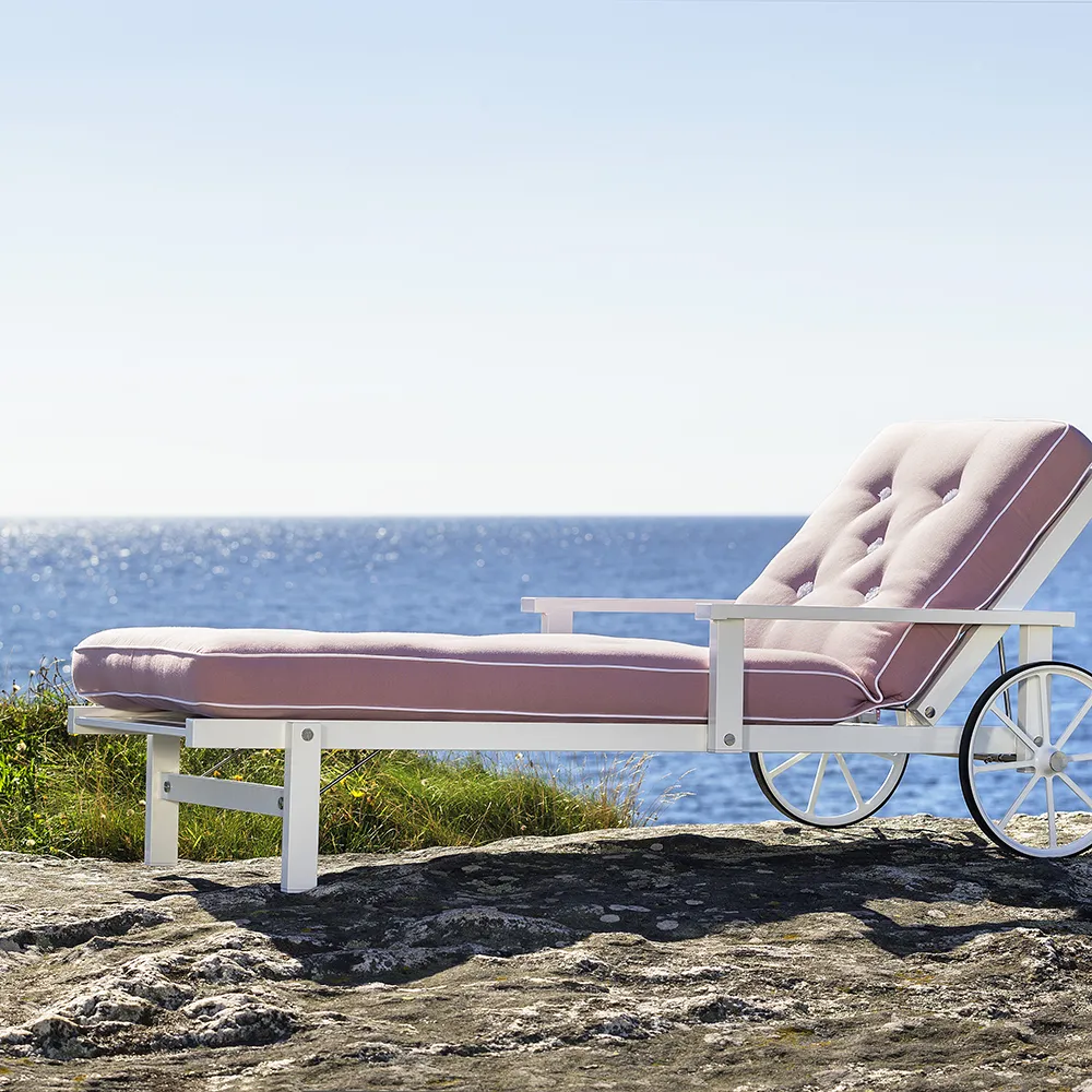 Sunbed With Armrests White Aluminium