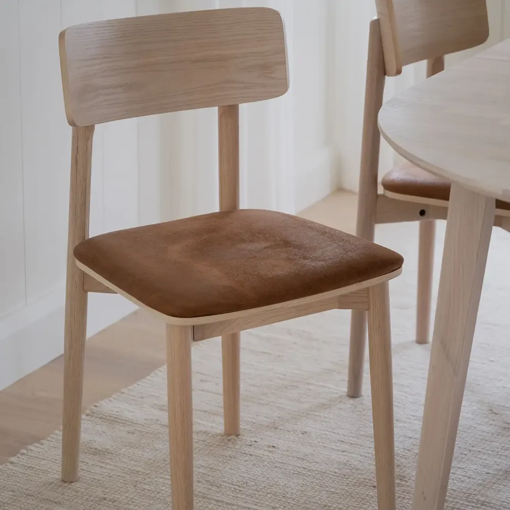 Wolcott dining chair white pigmented oak/brown