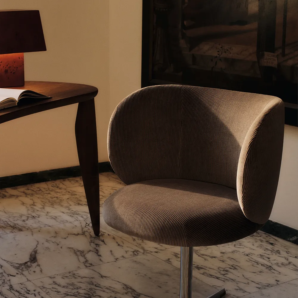 Table Feve in Walnut