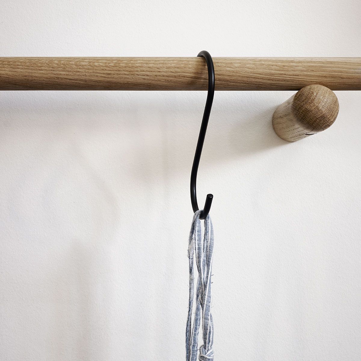 Georg coat hanger 60 cm Black Oak