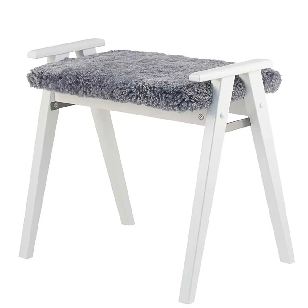 Alme Stool White lacquered Birch/Sheepskin light grey
