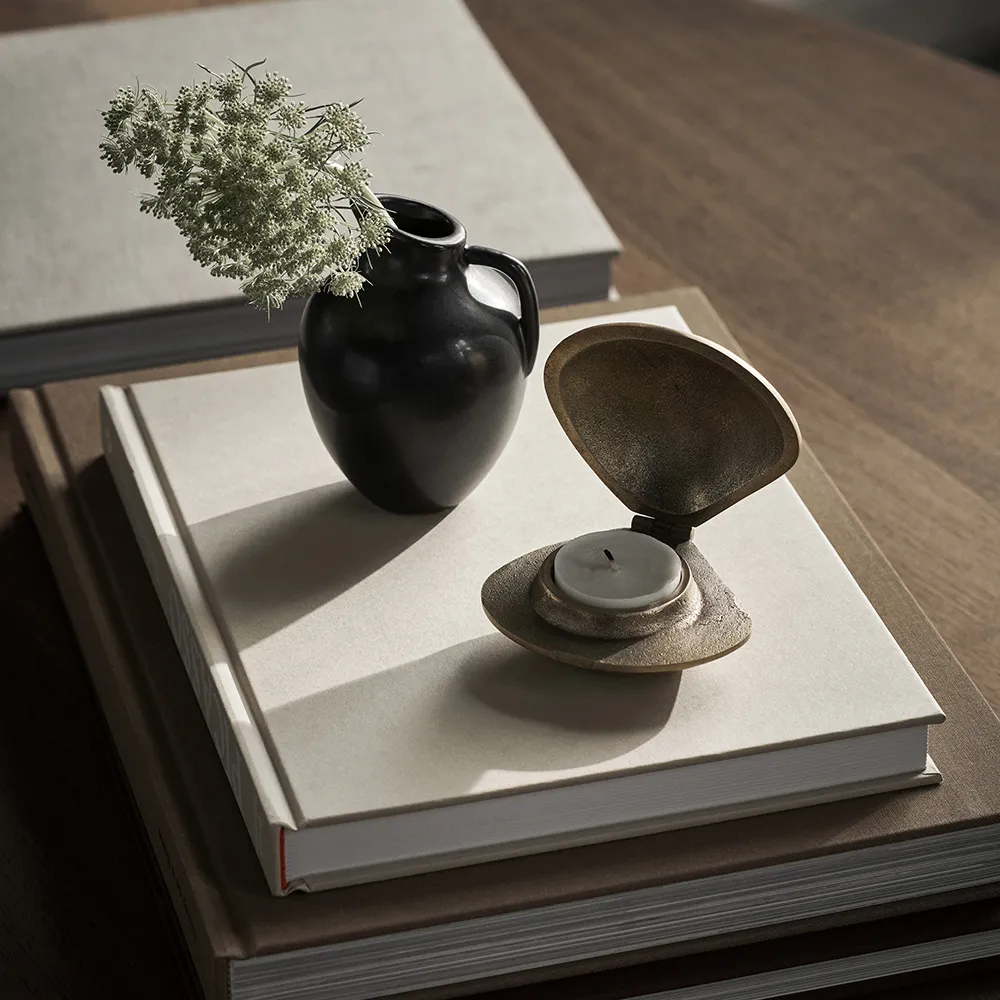 Candle Holder Clam in Brass