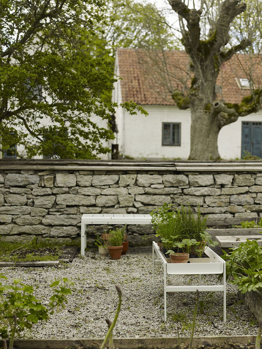 Between Lines tyre cushion Grey