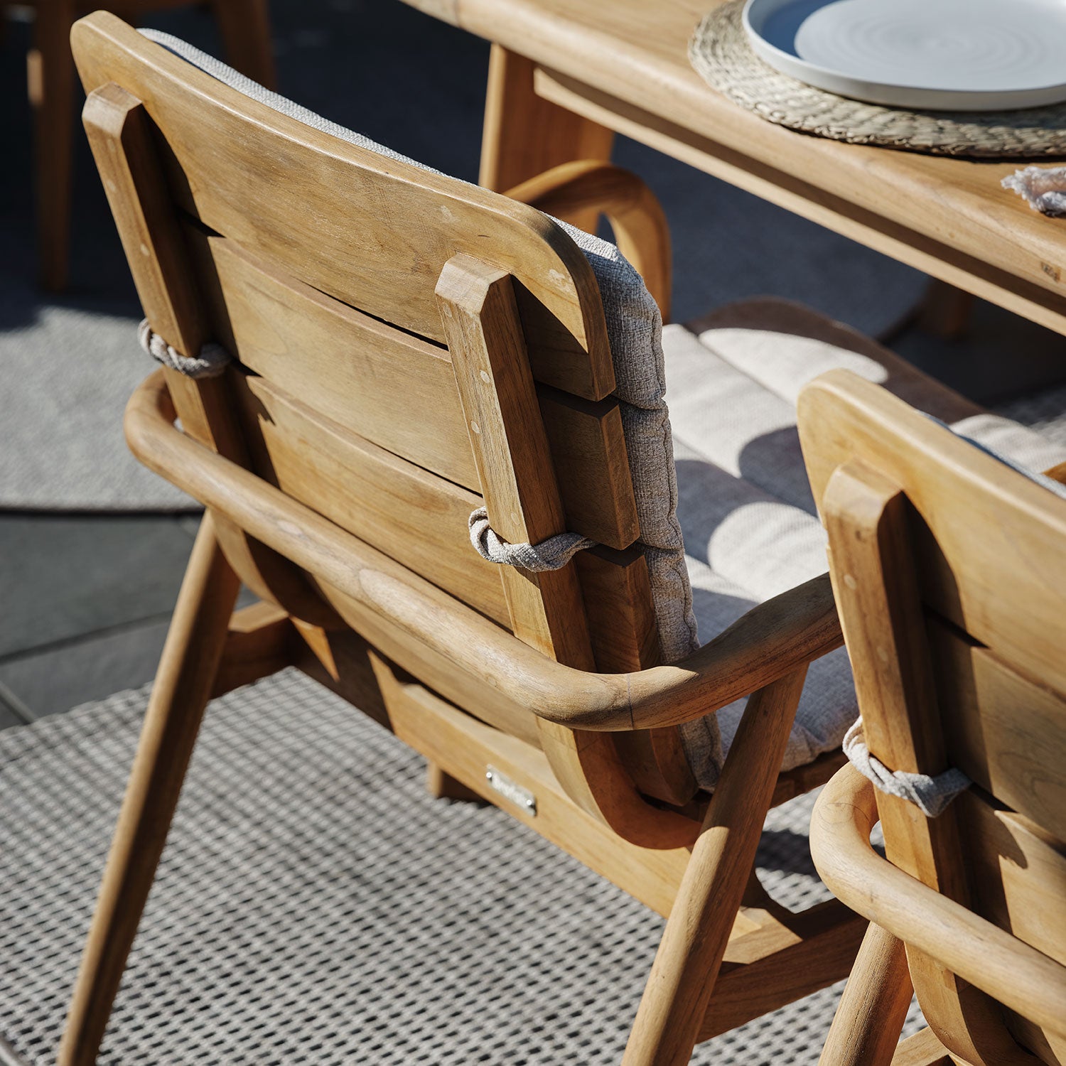 Lilja armchair natural