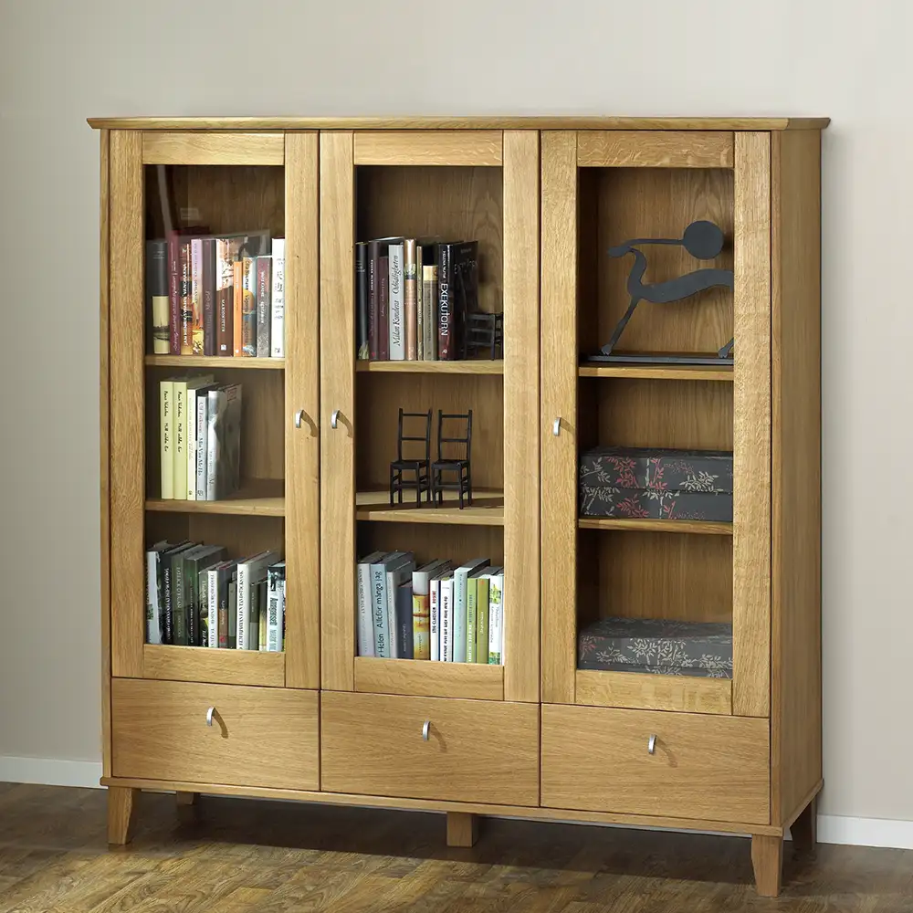 Ekliden Vitrin 137 cm oiled oak