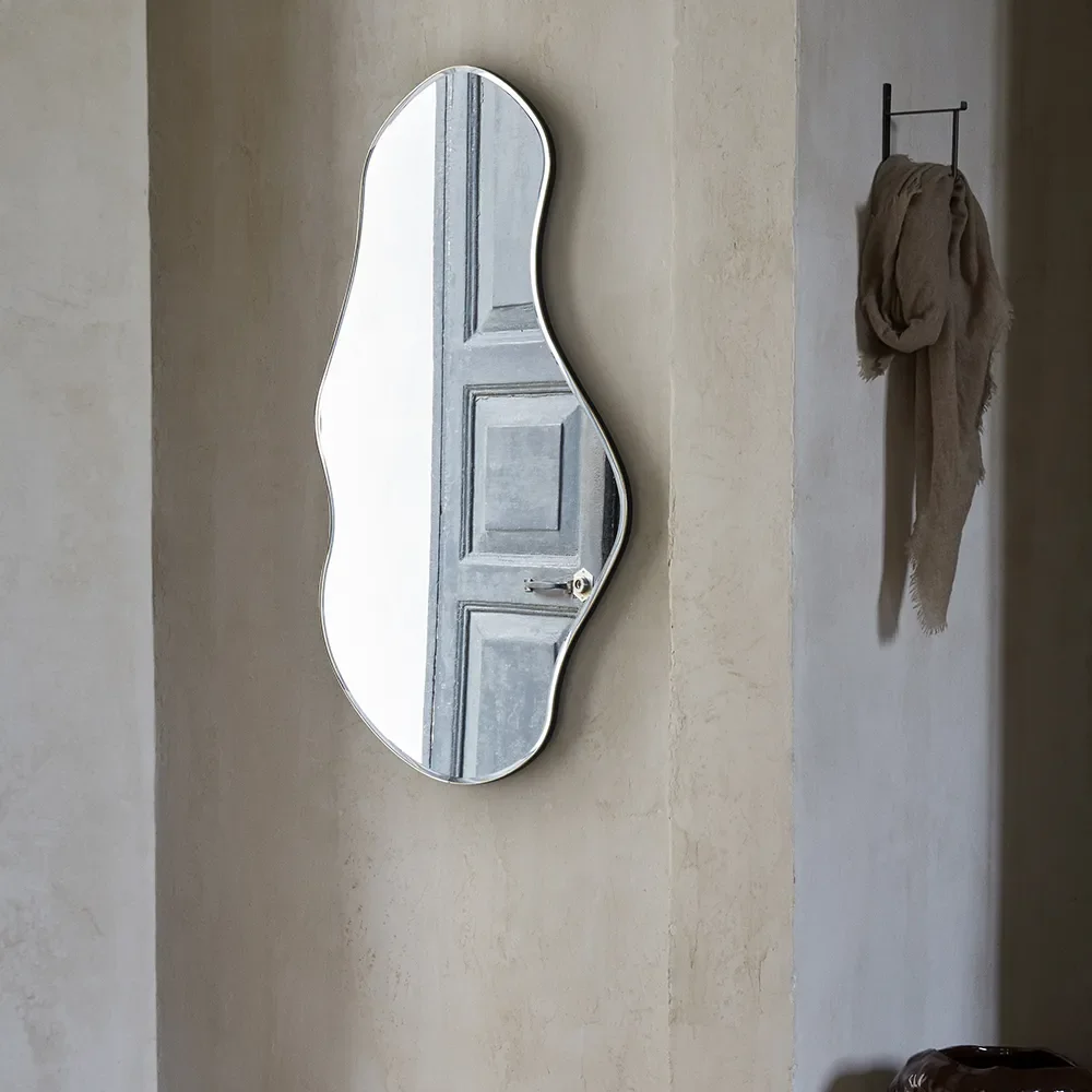Pond Mirror 110x63 cm Brass