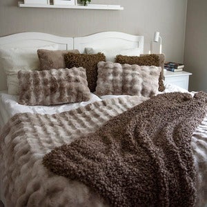 Wooly ornamental cushion 45x45 cm Brown