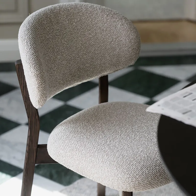 Patterson chair beige fabric / brown oak