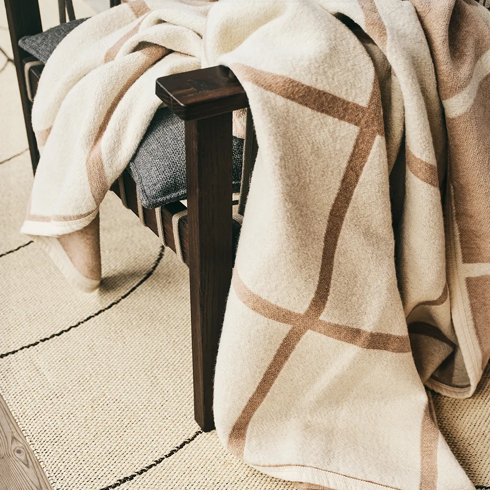 Woven blanket in lambswool Criss Beige