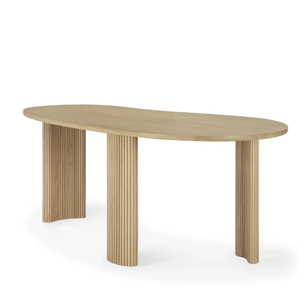 Desk in Lacquered Oak Boomerang 200x100 cm