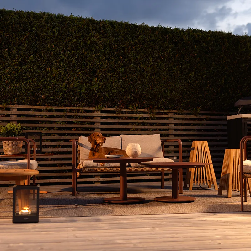 Motty 2-seater sofa     Zin Red / Teddy Beige