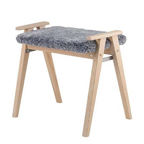 Alme Stool White oiled Oak/Sheepskin light grey