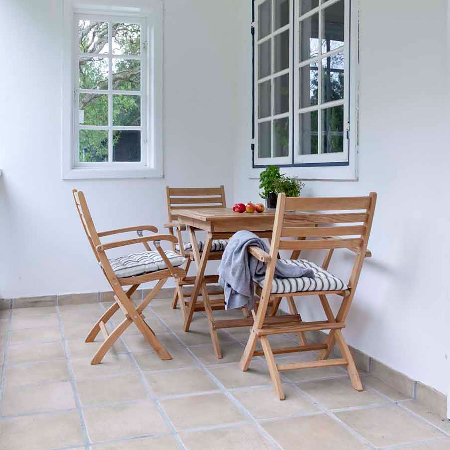 York folding armchair teak