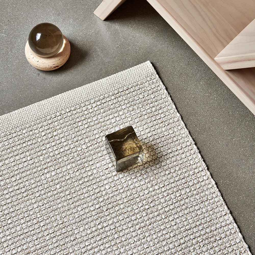 Emm carpet 70 x 120 cm Vanilla/White Metallic