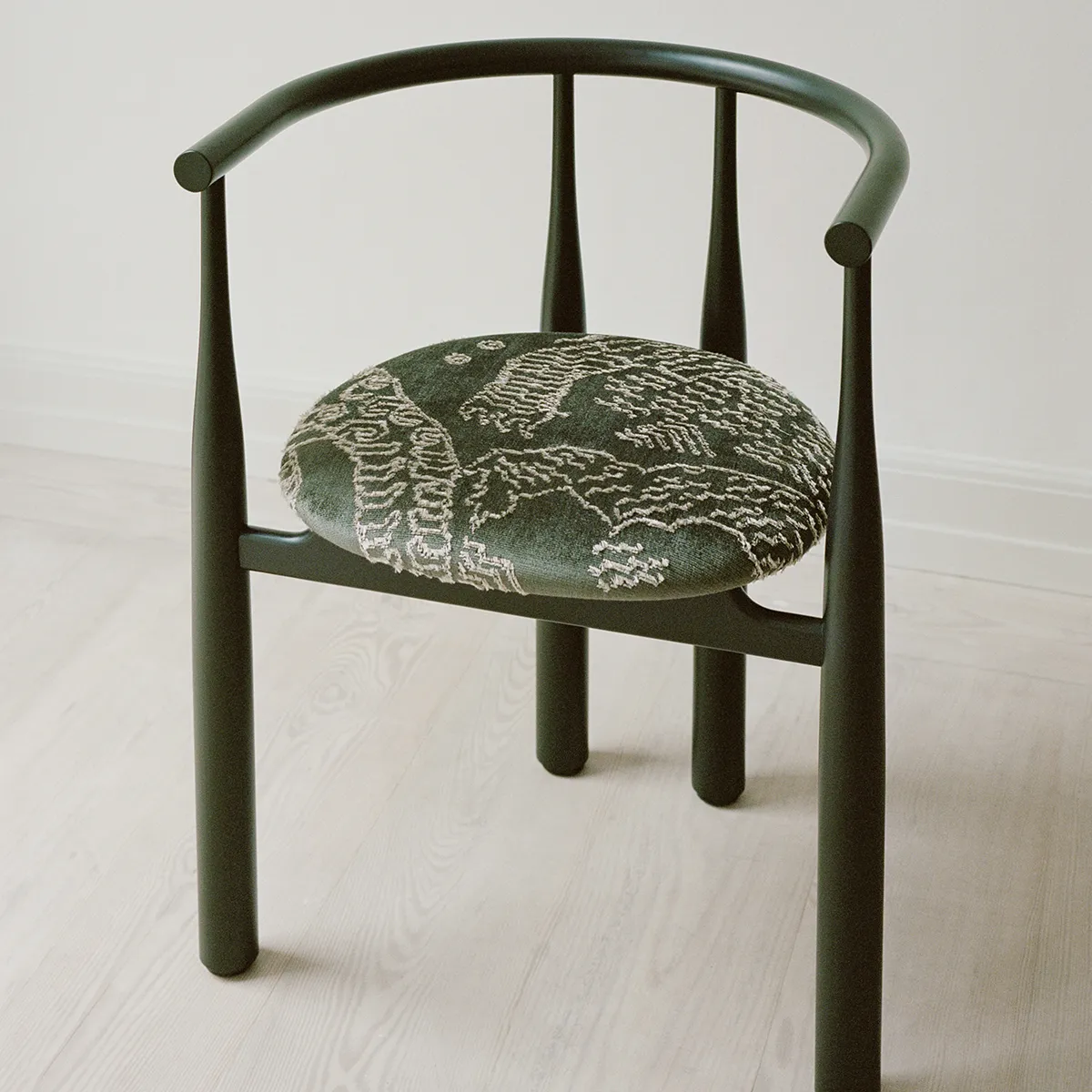 Dining Chair Bukowski Black Dedar Tiger Mountain with armrest