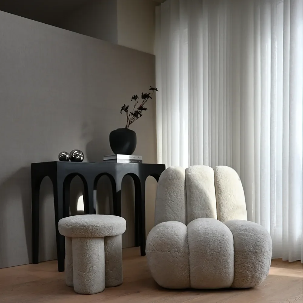 Toe Armchair - Sheepskin