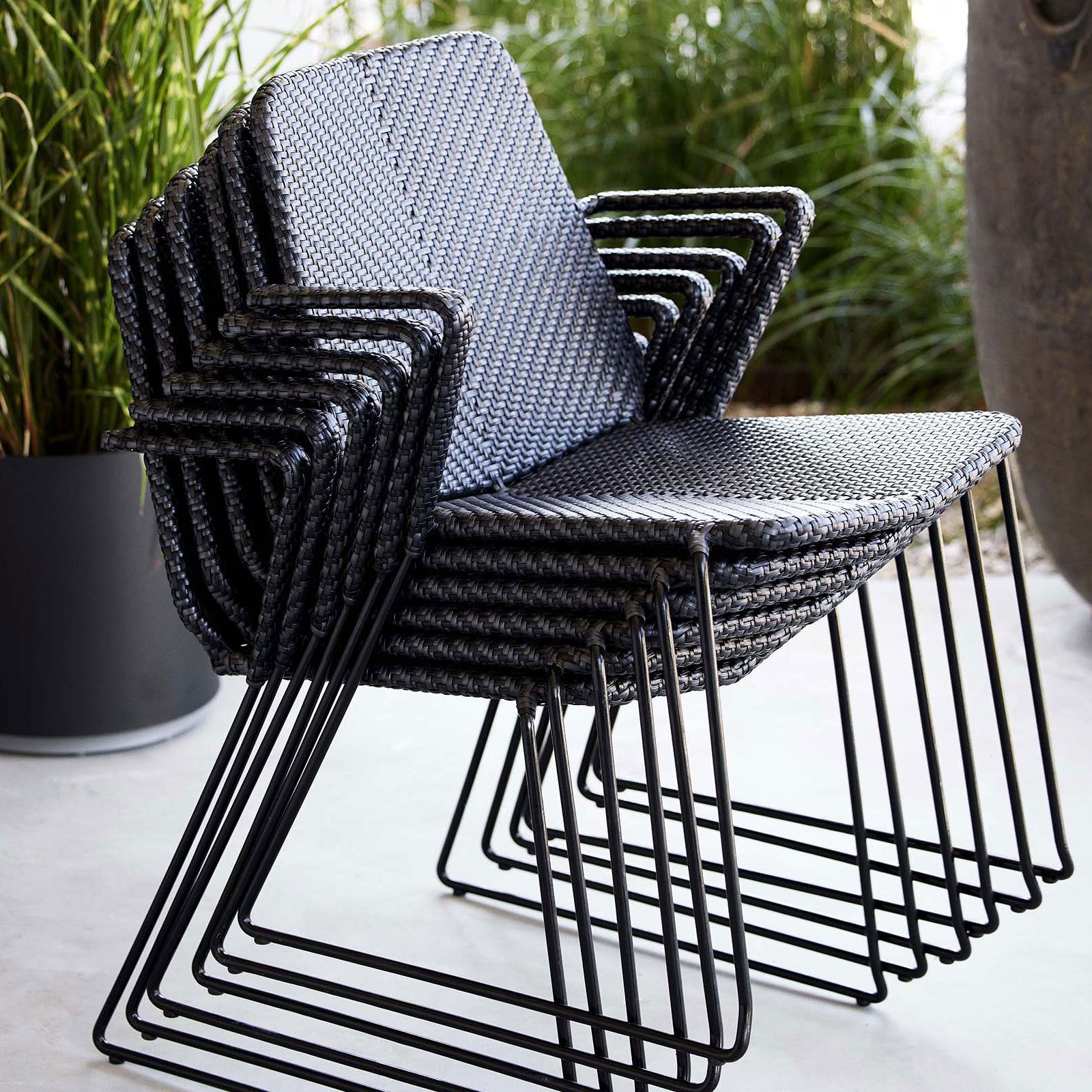 Vision Armchair Black Porcelain