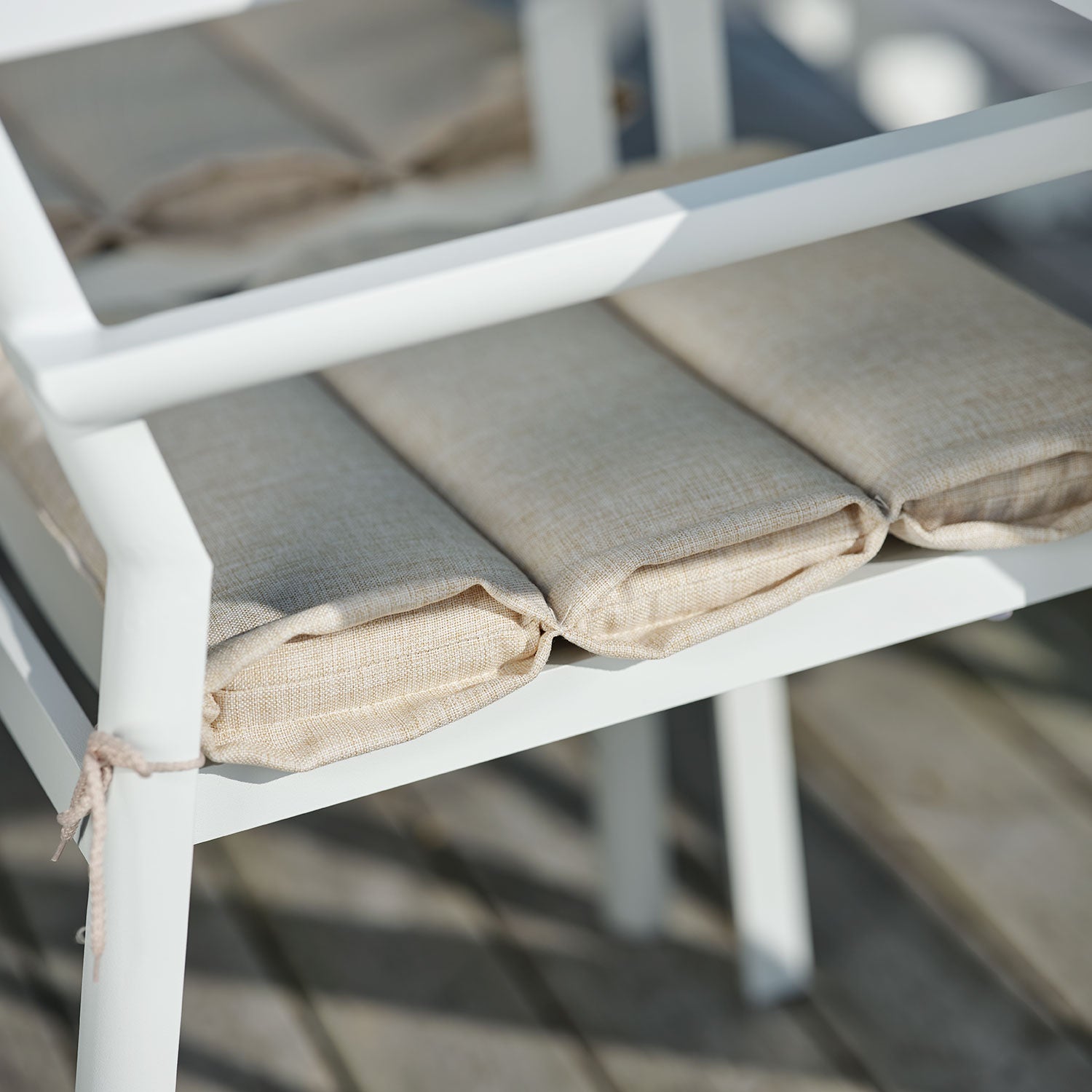 Delia armchair white