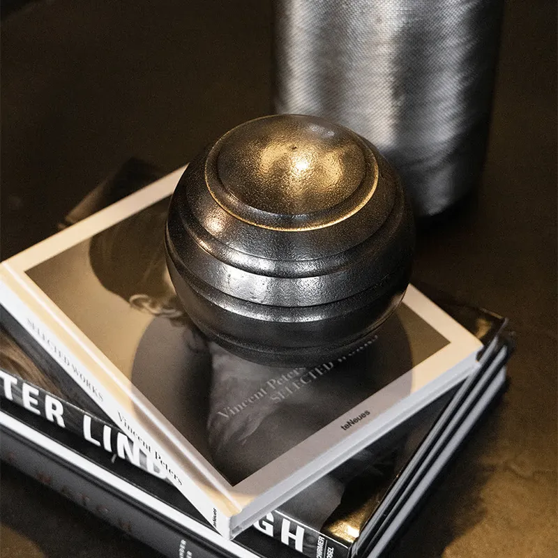 Benito Globe L decoration