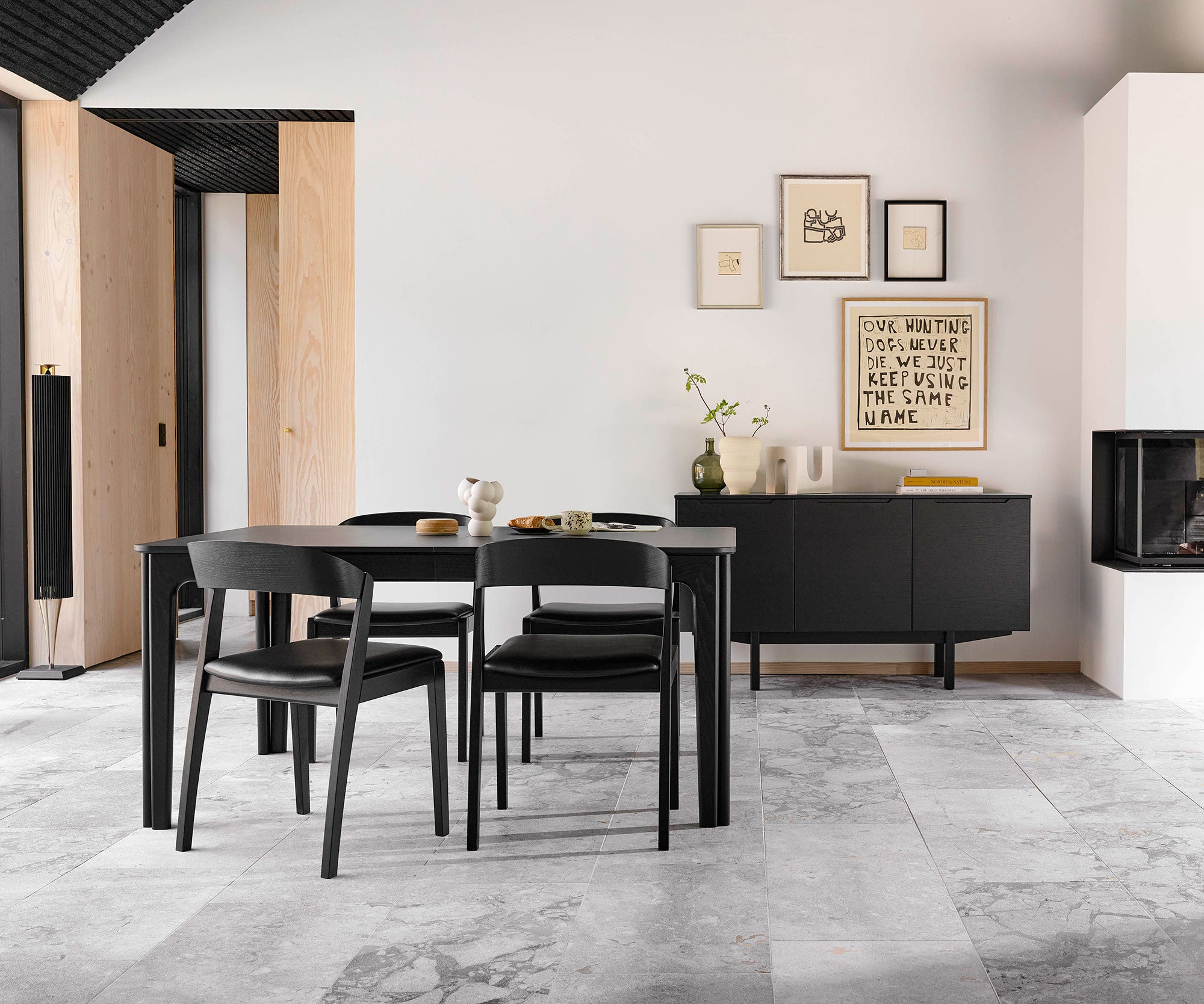 Sm26 Table Walnut Lacquer 155-308/359X101X74cm