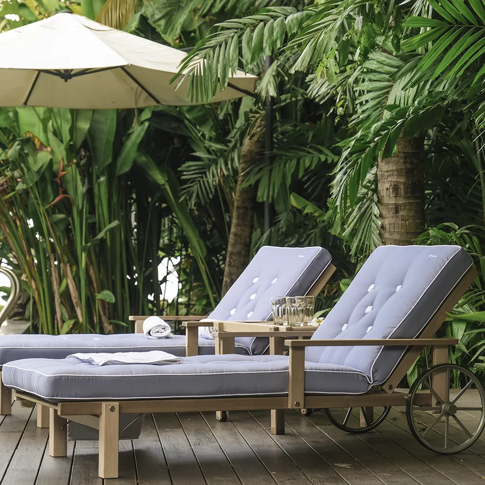 Sunbed With Armrests Redwood