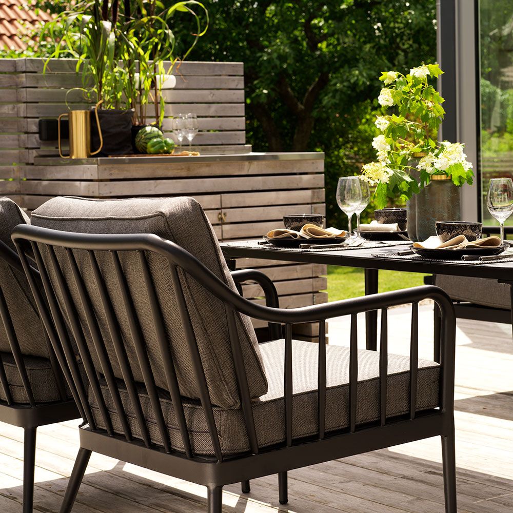 Coleville sofa black