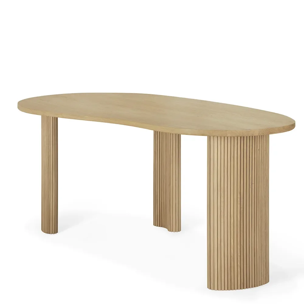 Desk in Lacquered Oak Boomerang 200x100 cm