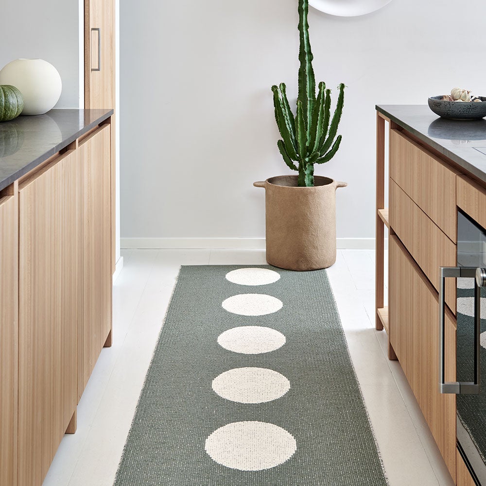 Vera Carpet 70x150 cm army / vanilla