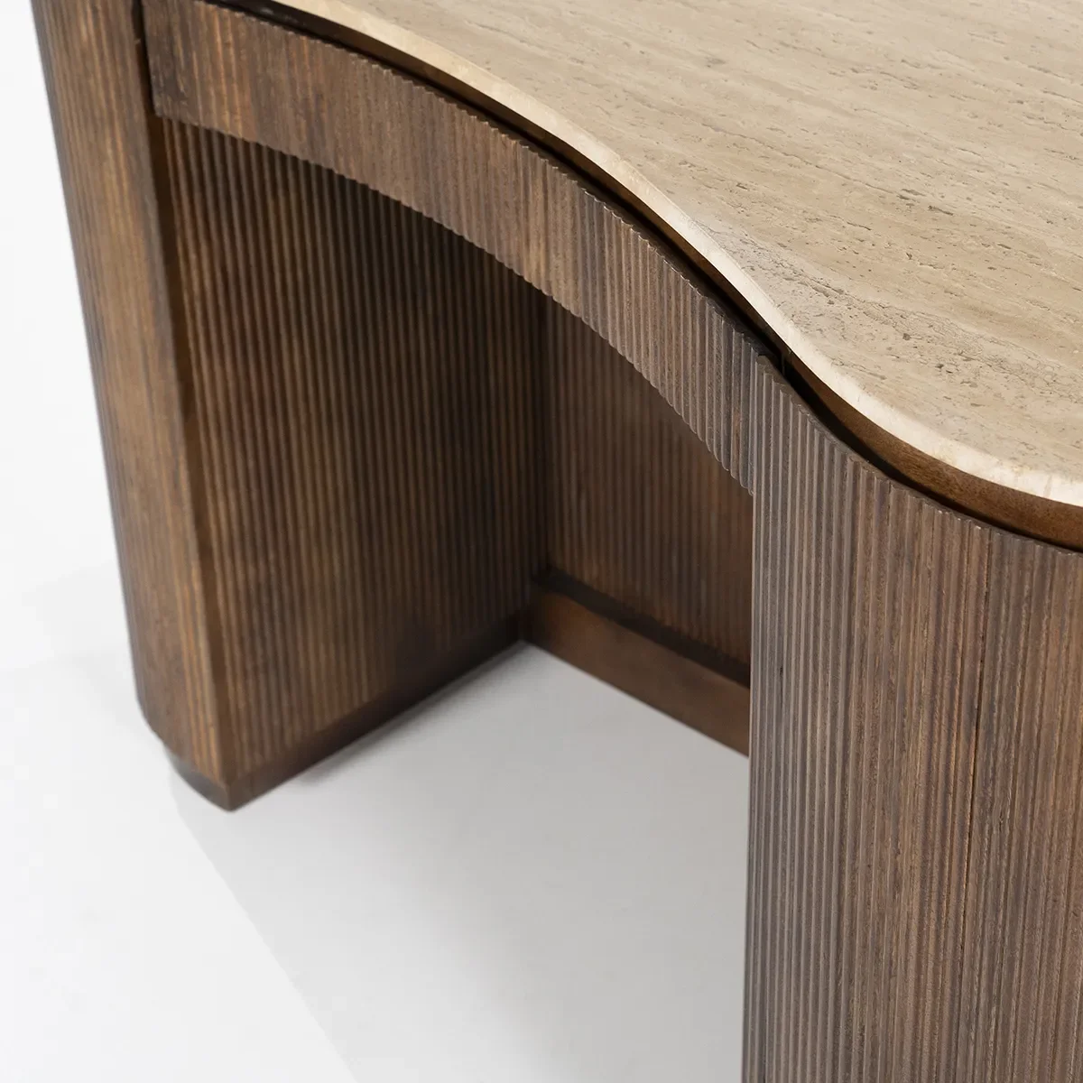 Mari Desk