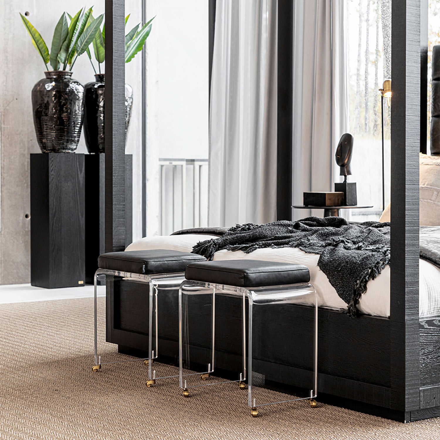 Robby footstool plexiglass/mountain black