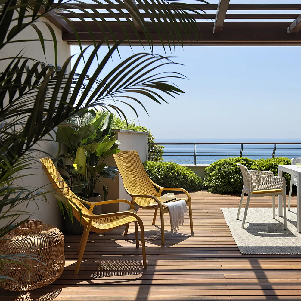 Net lounge armchair White