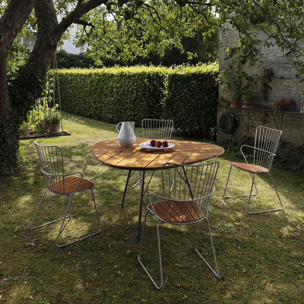 Leaf dining table 146x146 cm aluminium/bamboo