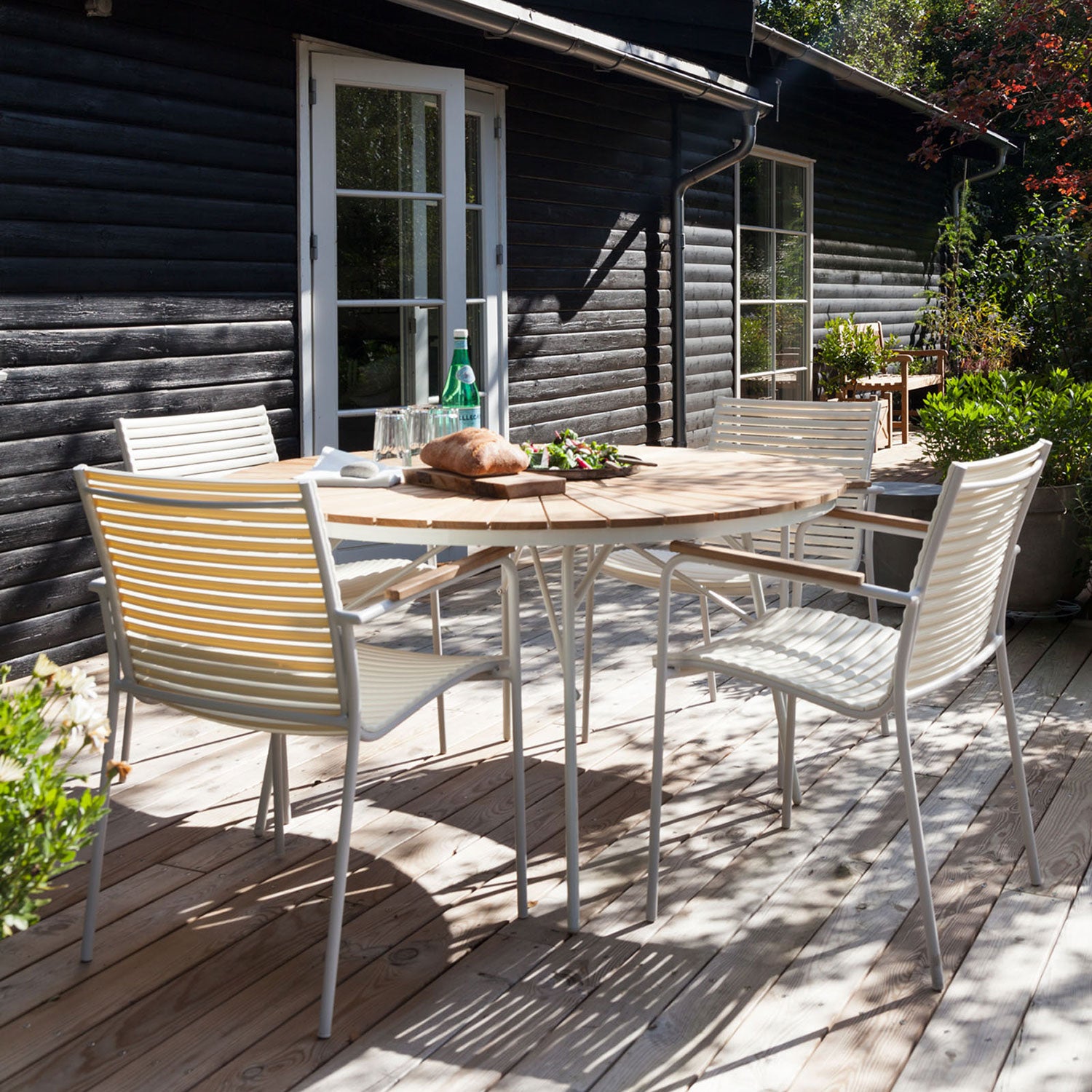 Hard & Ellen garden table 110 cm white /teak