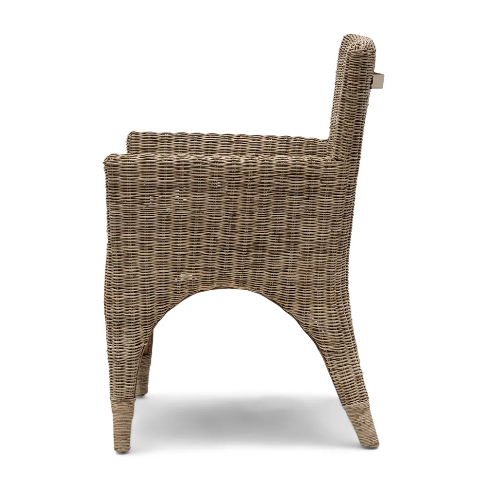 The Hamptons dining chair with armrests