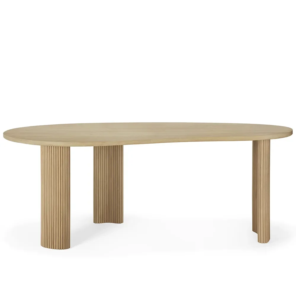 Desk in Lacquered Oak Boomerang 200x100 cm