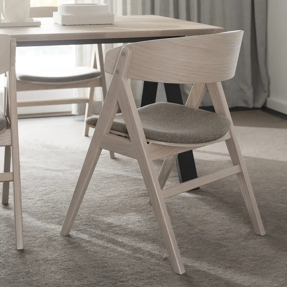 Waterton dining chair with armrests white pigmented oak/brown fabric