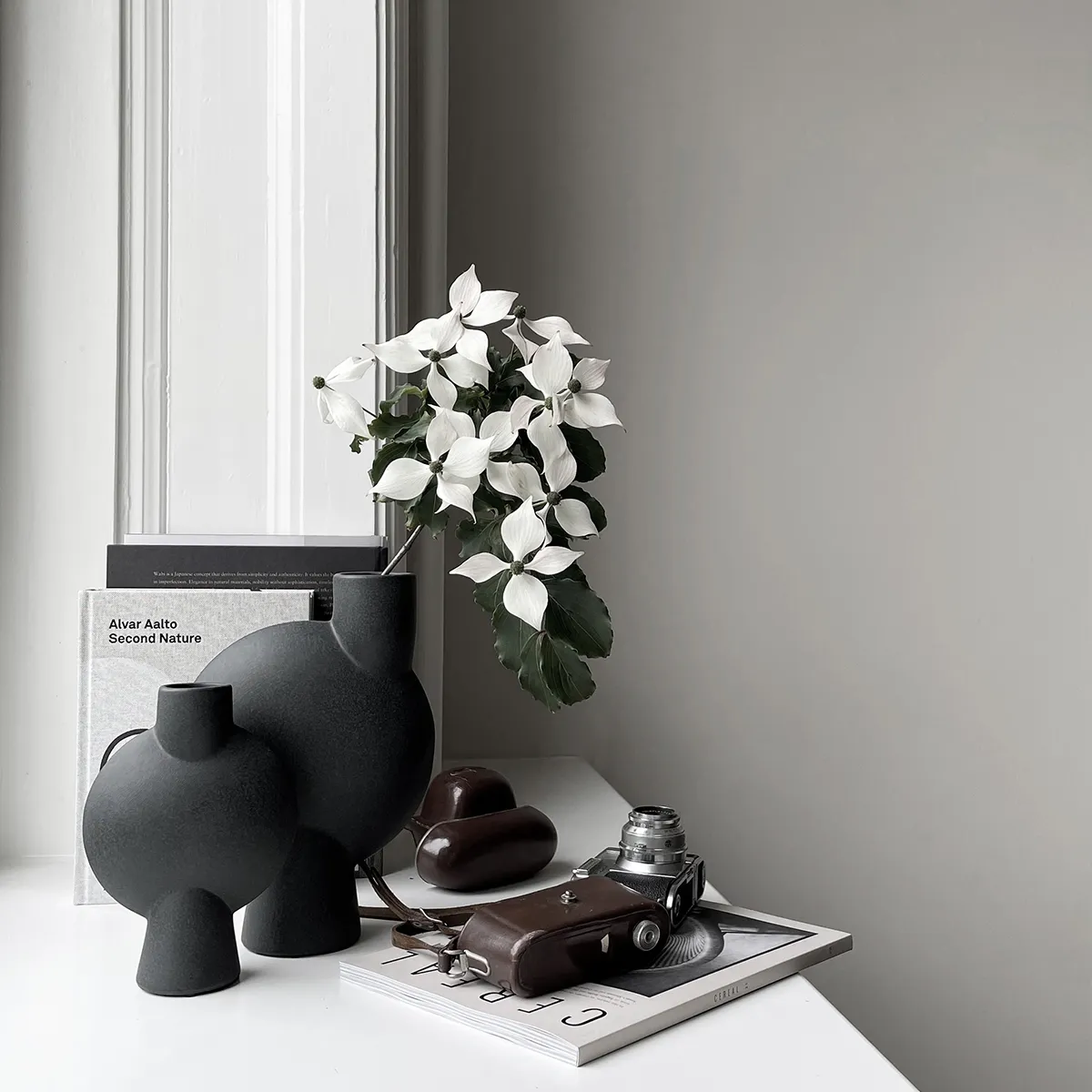 Hand-painted Vase Sphere Bubl Mini Black H19 cm