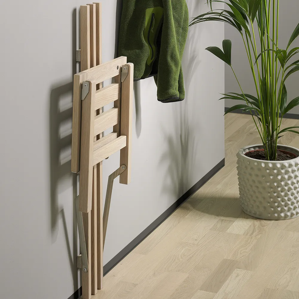 Nadja Wall Chair White Oiled Oak