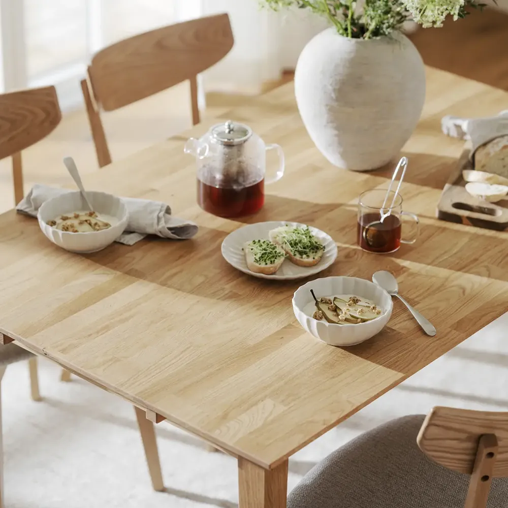 Filippa dining table 140x90 cm oak