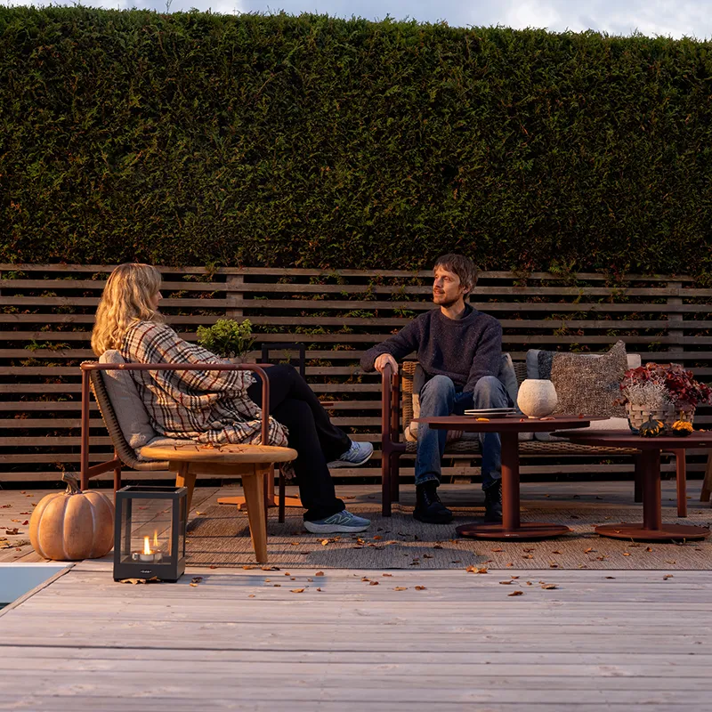 Motty 2-seater sofa     Zin Red / Teddy Beige