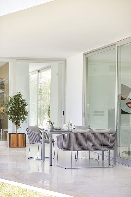 Moments Dining Sofa Grey