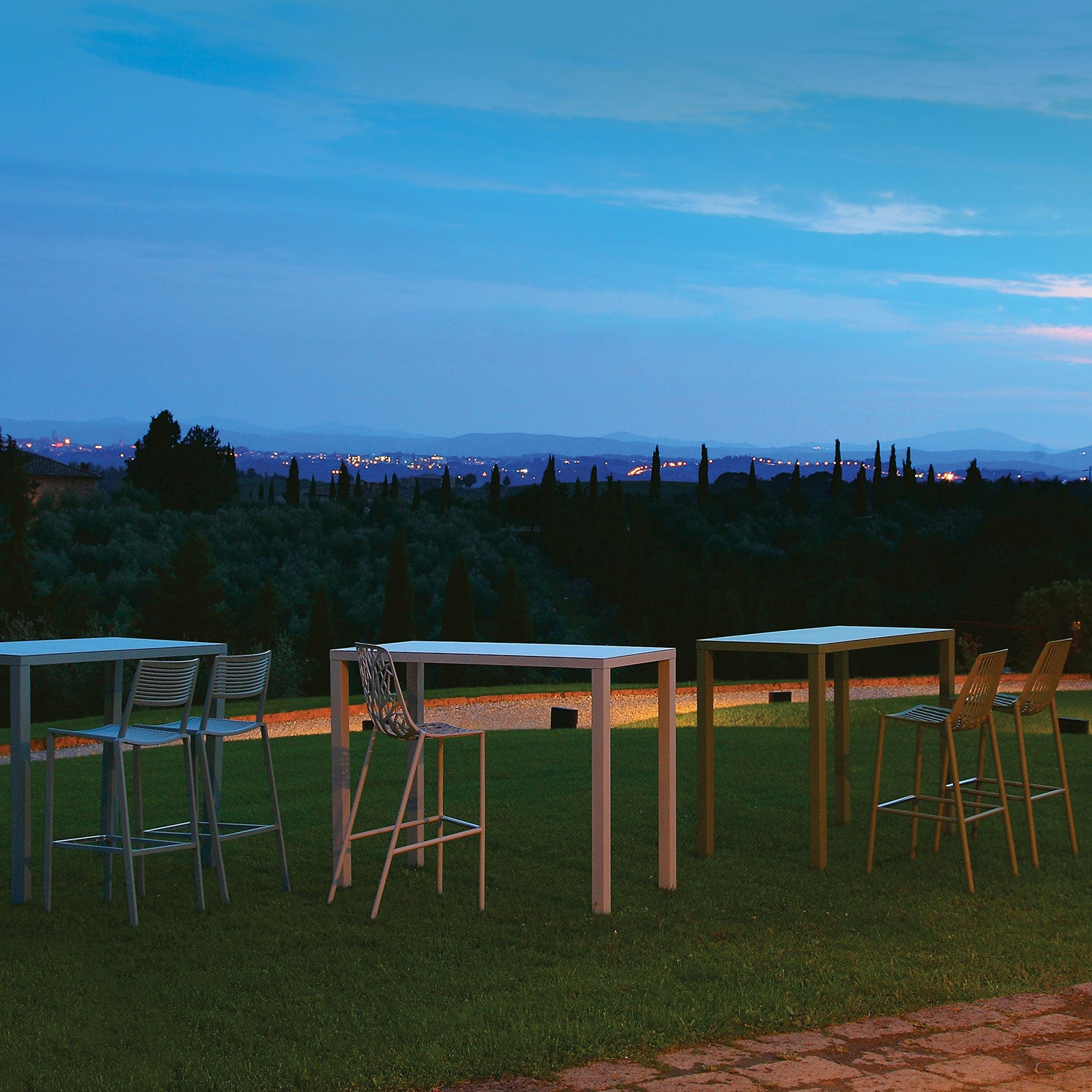 Rion bar stool 65 cm with high back White